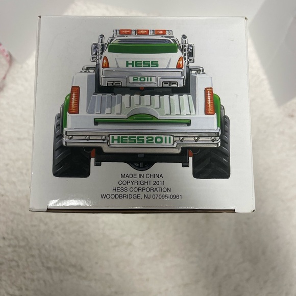 Hess 2011 Toy Truck And Race Car - New In Box - Picture 6 of 7